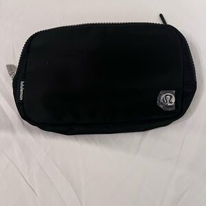 Lululemon Athletica Everywhere Belt Bag 1L.